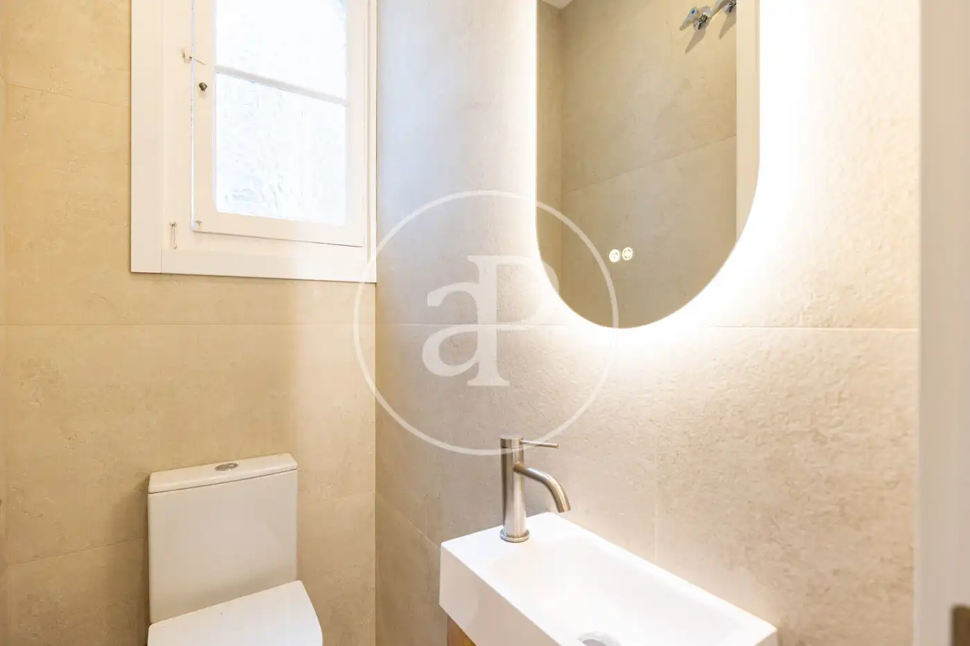 Bathroom of Flat for sale in Barcelona  with Air Conditioner and Heating
