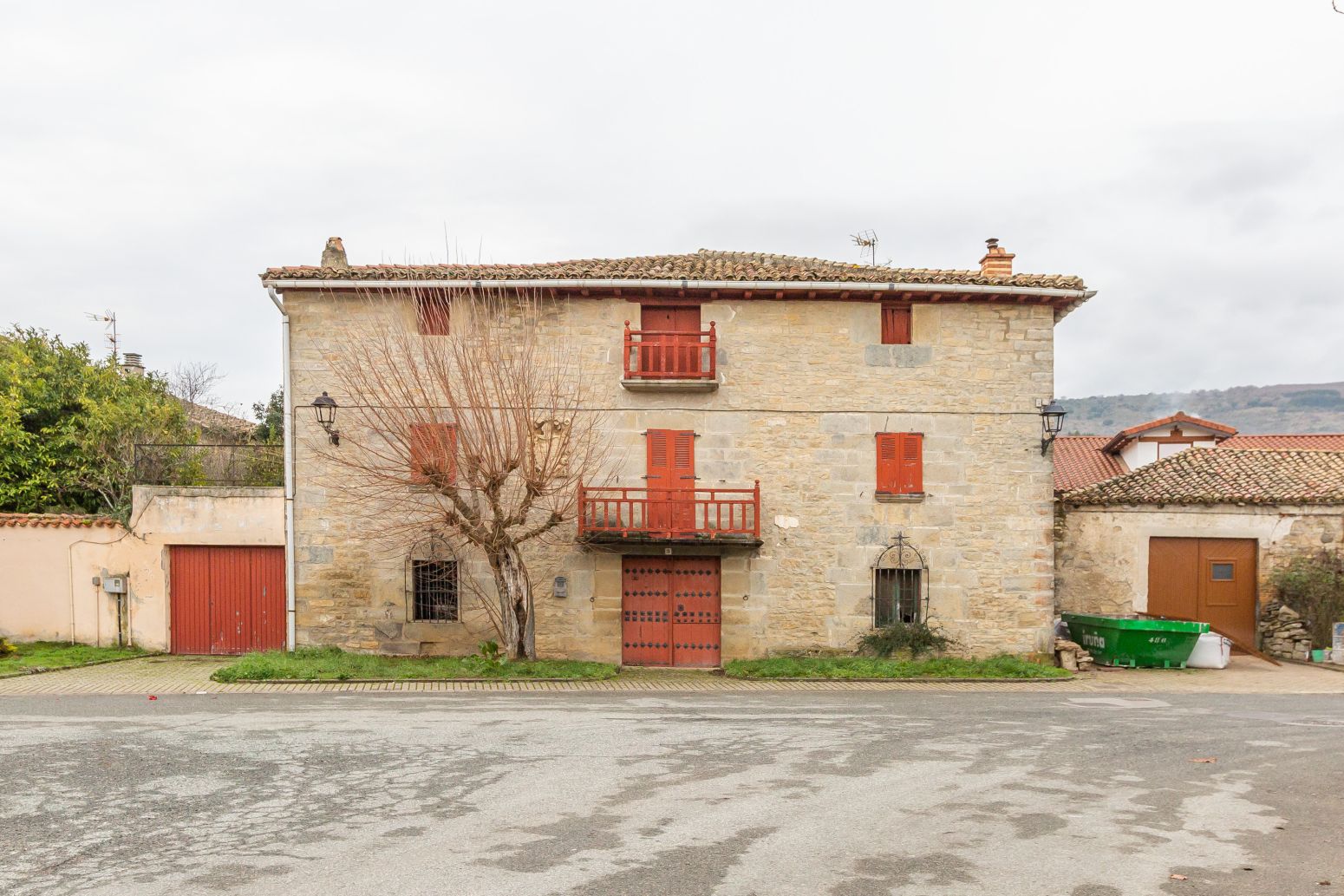 Vista exterior de Casa o xalet en venda en Cendea de Olza / Oltza Zendea amb Calefacció, Jardí privat i Terrassa