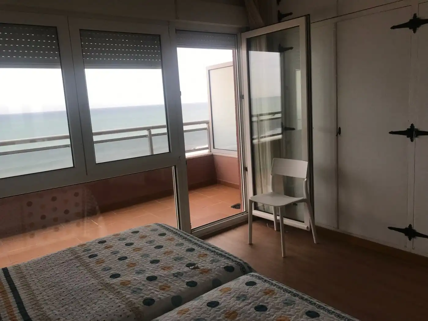Habitación de Dúplex de alquiler en Cádiz con Terraza y Amueblado