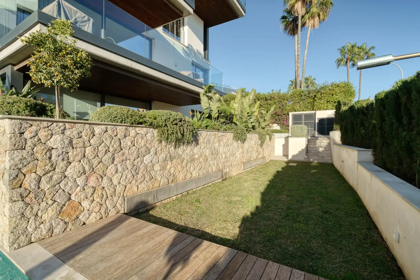 Terrasse von Erdgeschoss zum Verkauf in  Palma de Mallorca mit Klimaanlage, Heizung und Privatgarten