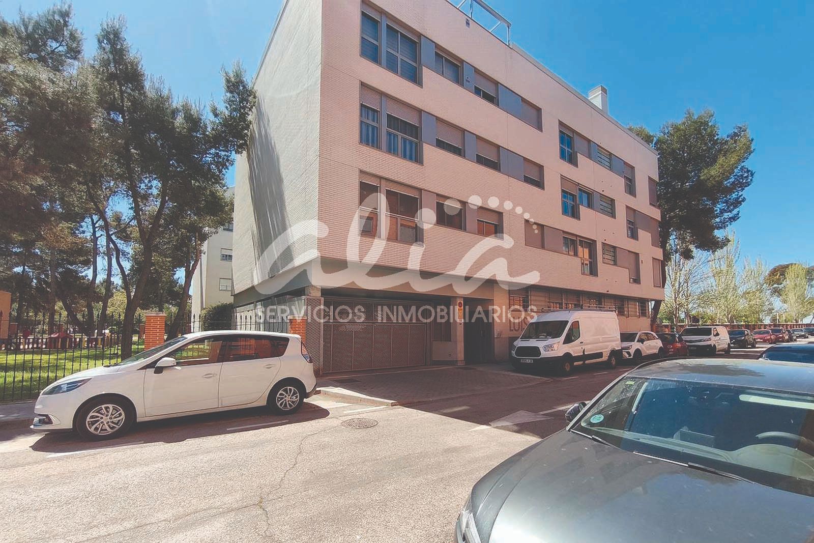 Parking of Garage for sale in Pinto