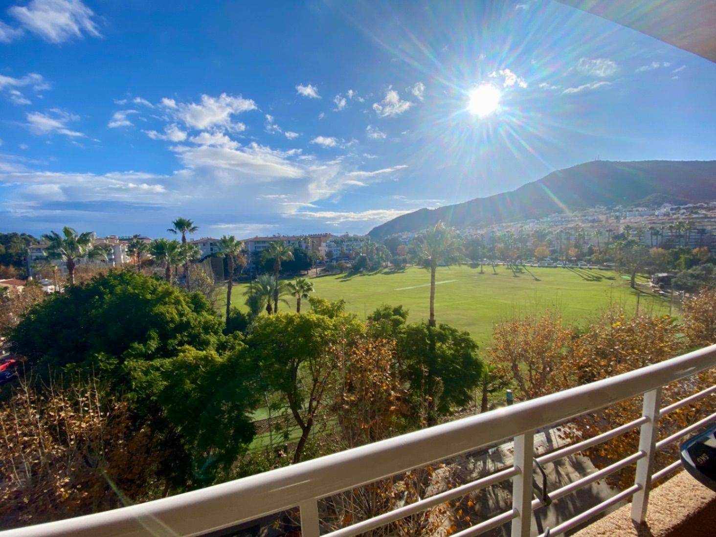 Vista exterior de Àtic en venda en L'Alfàs del Pi amb Aire condicionat, Calefacció i Jardí privat