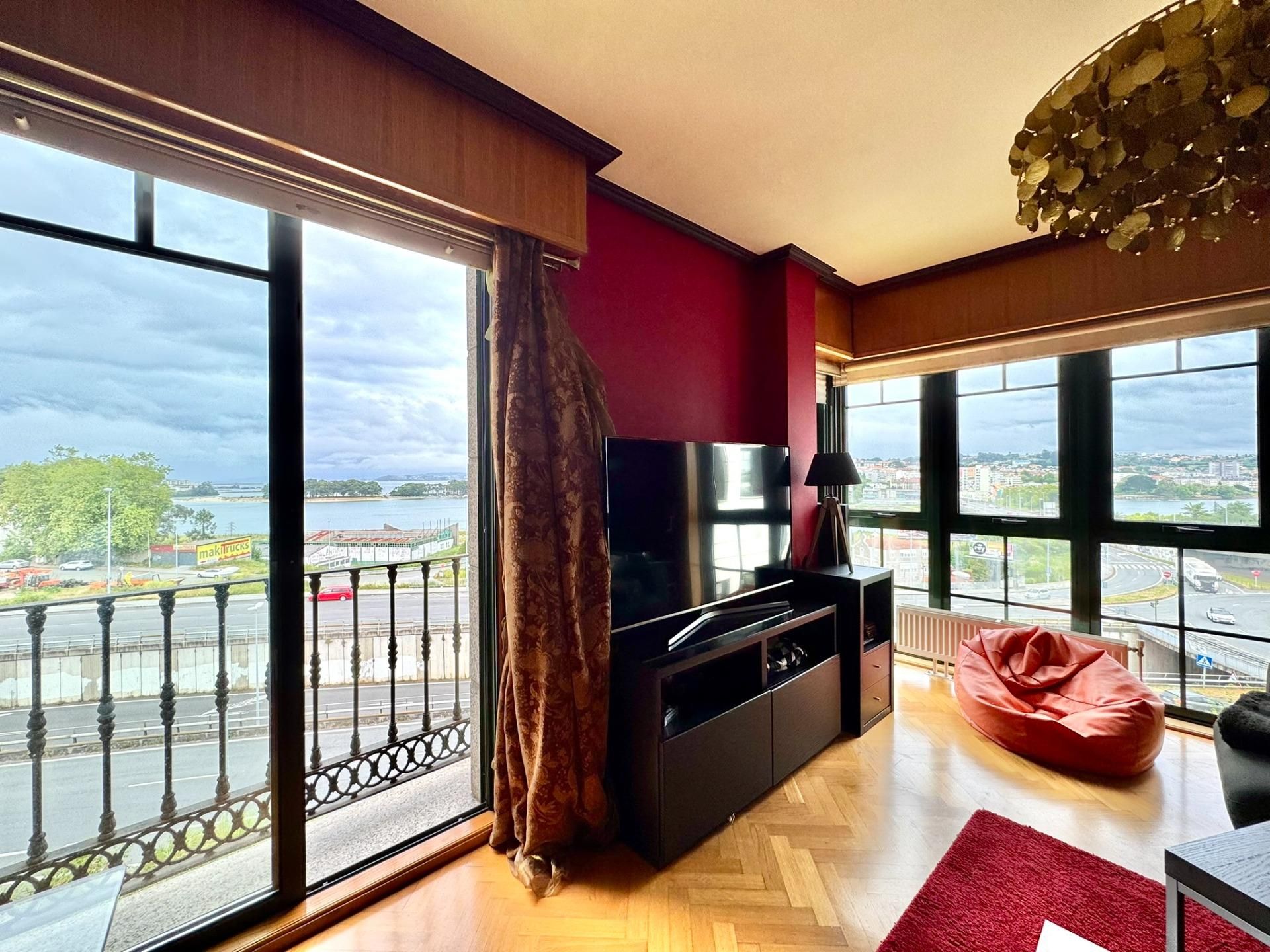 Living room of Flat for sale in A Coruña Capital   with Heating, Private garden and Parquet flooring