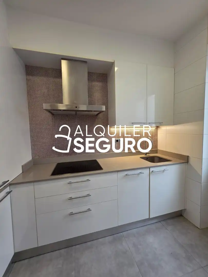 Cocina de Piso de alquiler en Bilbao  con Calefacción y Amueblado