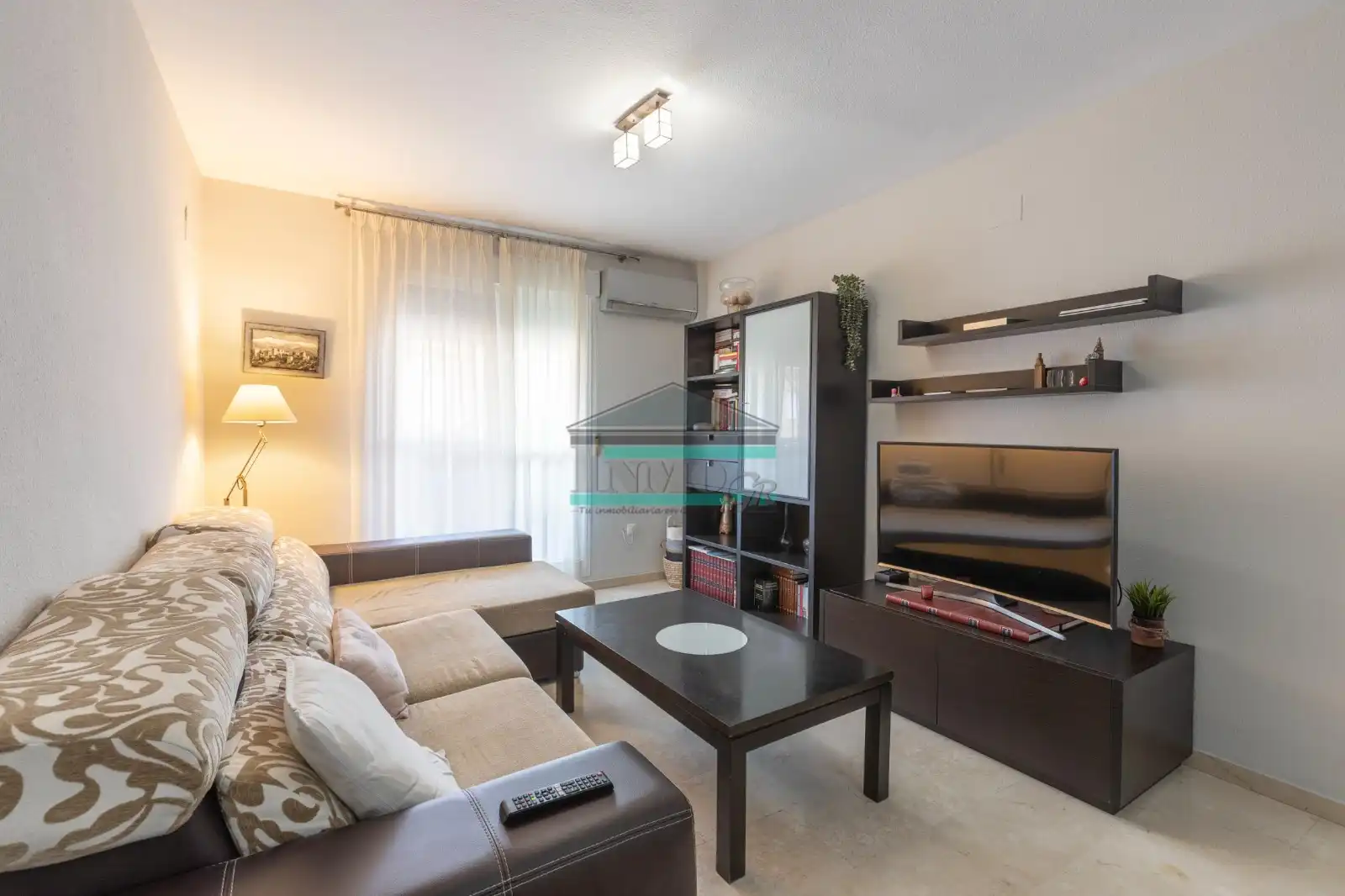Living room of Flat for sale in Armilla  with Air Conditioner, Heating and Storage room