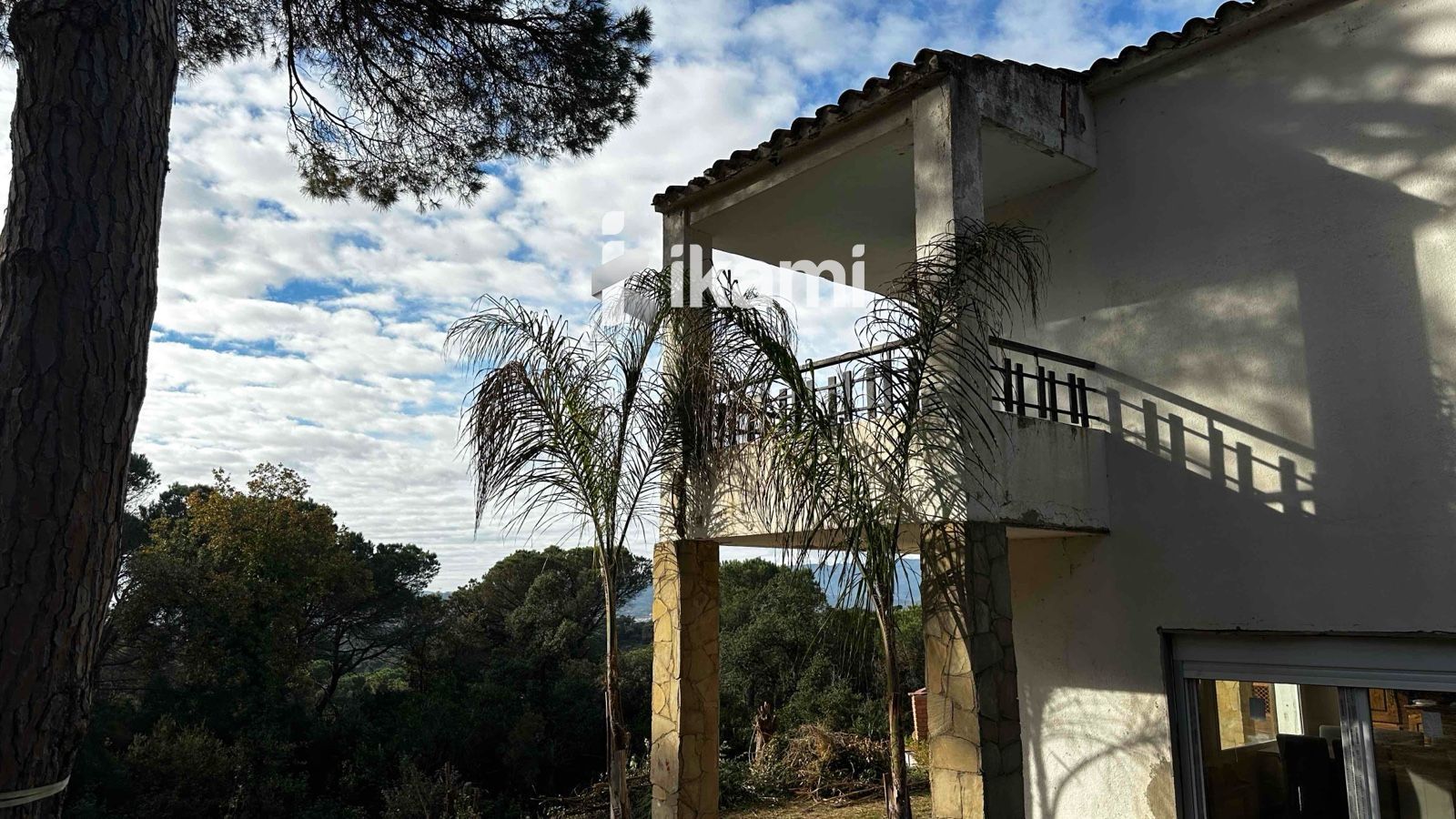 Vista exterior de Casa o xalet en venda en Blanes amb Jardí privat, Terrassa i Alarma