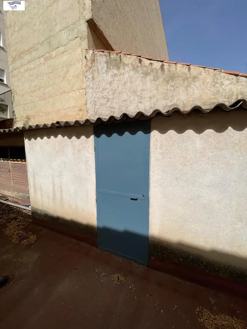Vista exterior de Oficina en venda en Albacete amb Traster
