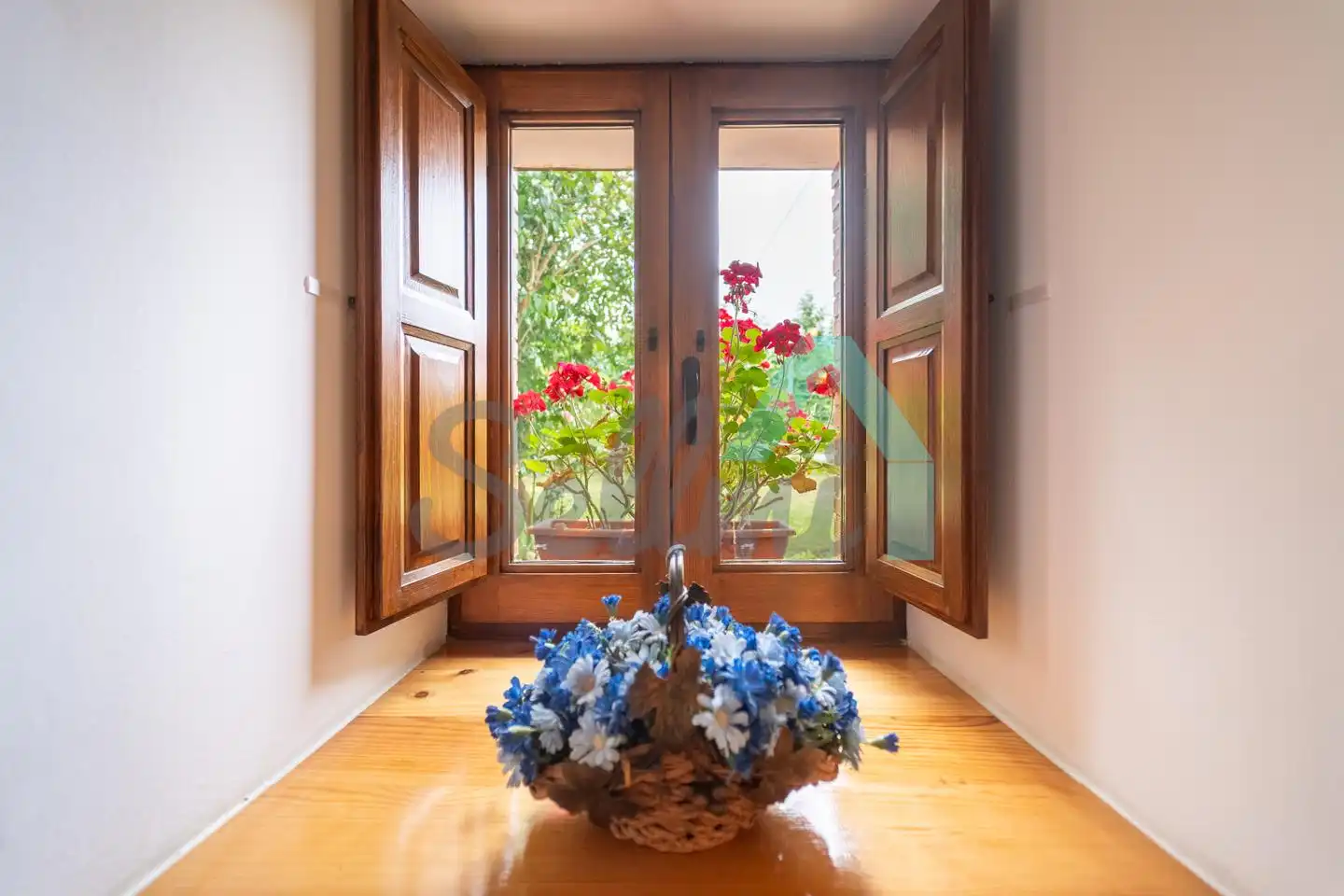 Casa adosada de alquiler en Oviedo  con Jardín privado, Parquet y Terraza