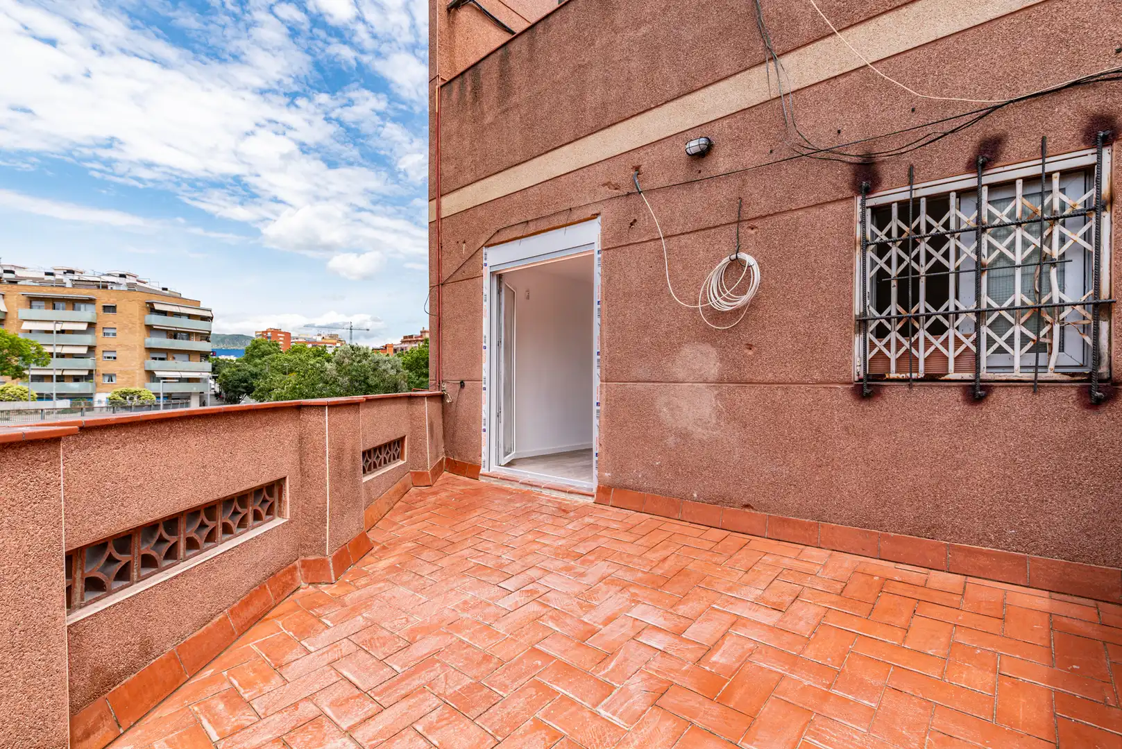 Terraza de Ático en venta en Santa Coloma de Gramenet con Terraza, Horno y Balcón