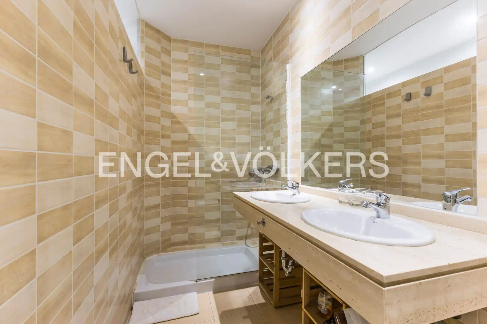 Badezimmer von Wohnung zum Verkauf in Madrid mit Heizung