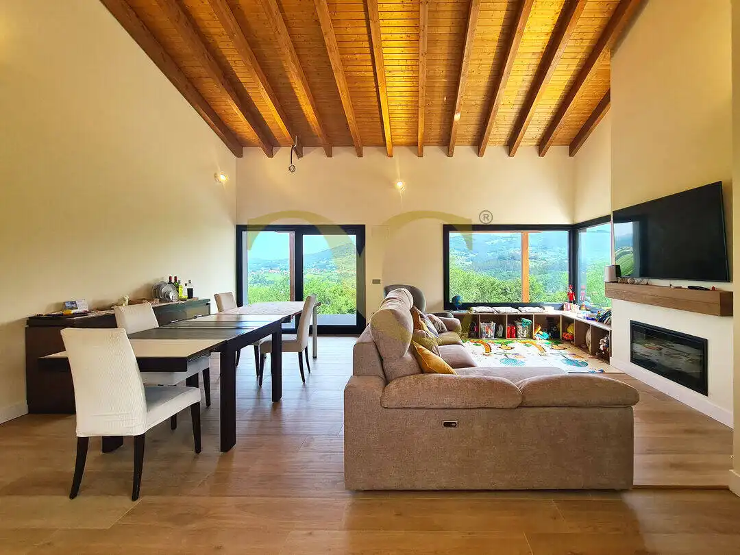 Living room of Houses for sale in Oviedo   with Air Conditioner, Heating and Private garden