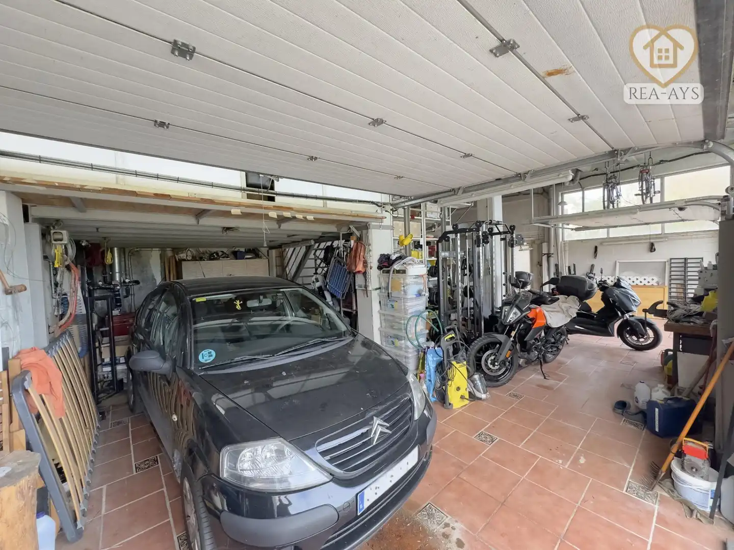 Parking de Casa o chalet en venta en Vallirana con Calefacción, Jardín privado y Terraza