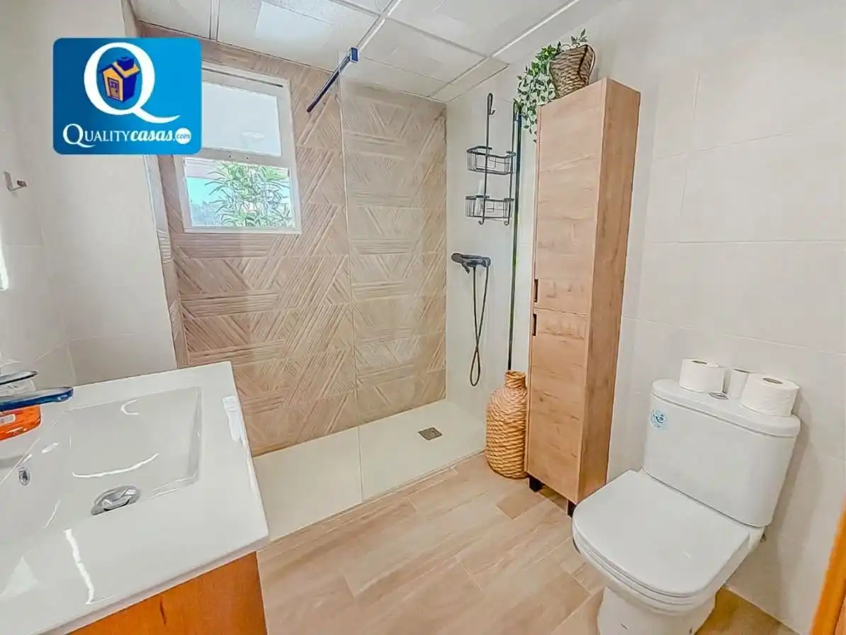 Bathroom of Flat for sale in Pueblo Español - Coveta Fumá