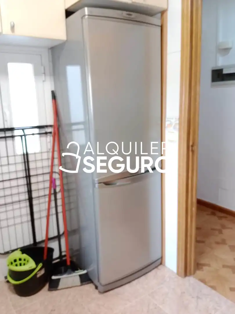 Flat for rent in Madrid  with Heating and Furnished