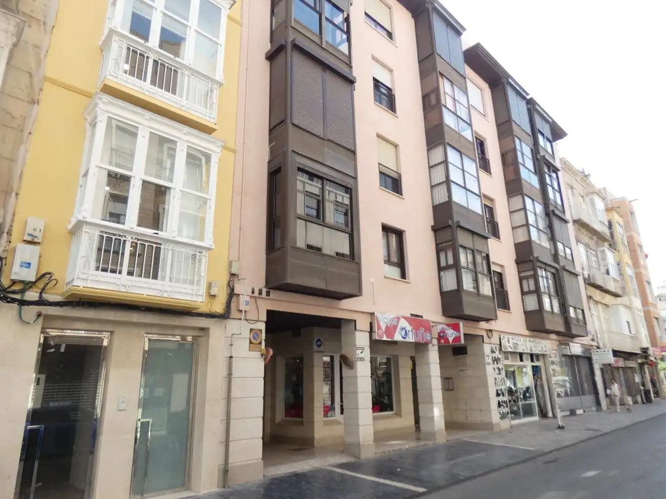 Außenansicht von Wohnung zum Verkauf in Cartagena mit Terrasse, Abstellraum und Balkon