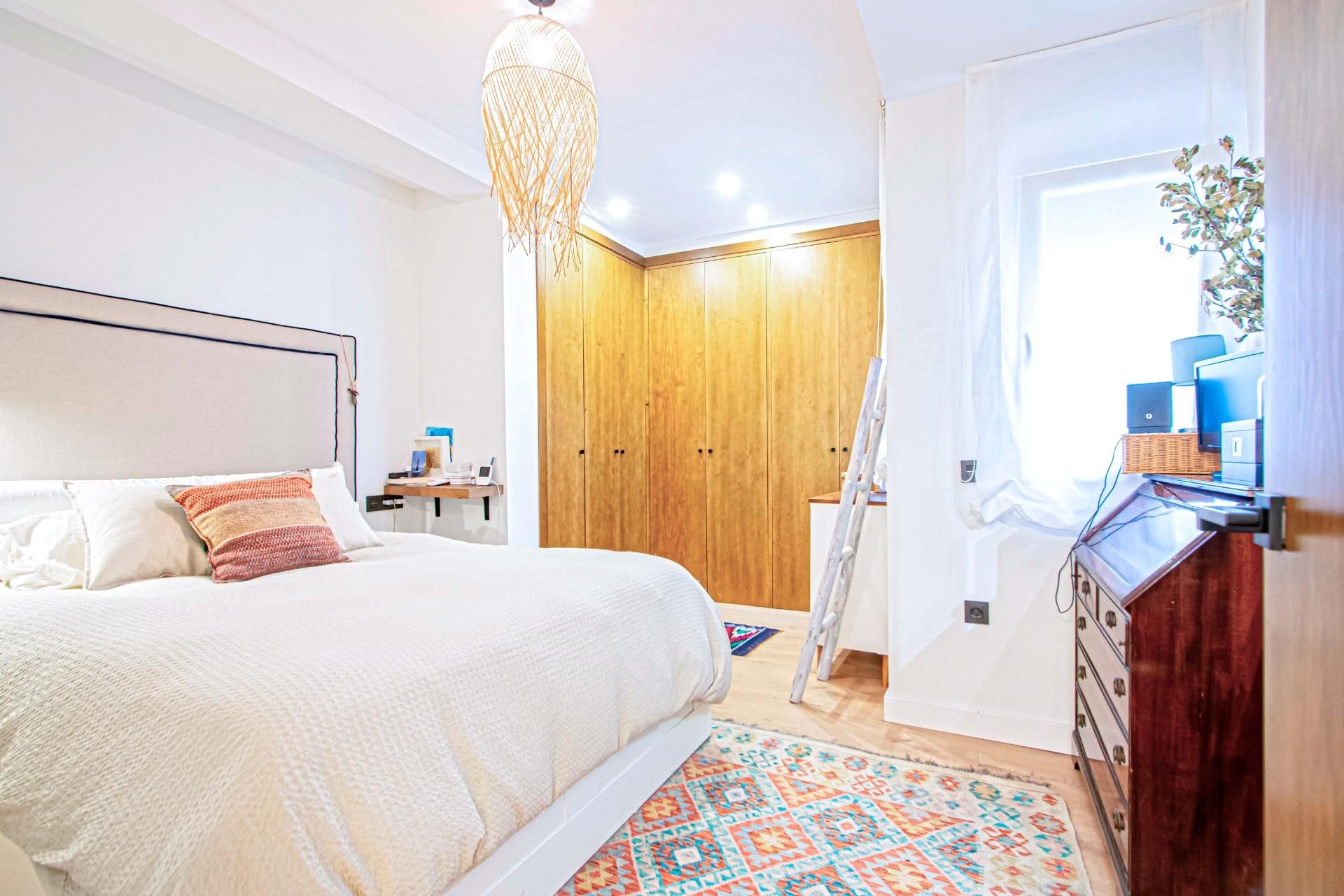 Bedroom of Flat for sale in  Sevilla Capital  with Air Conditioner, Terrace and Balcony