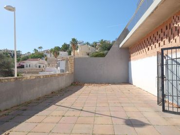 Local commercial à vendre à Canuta