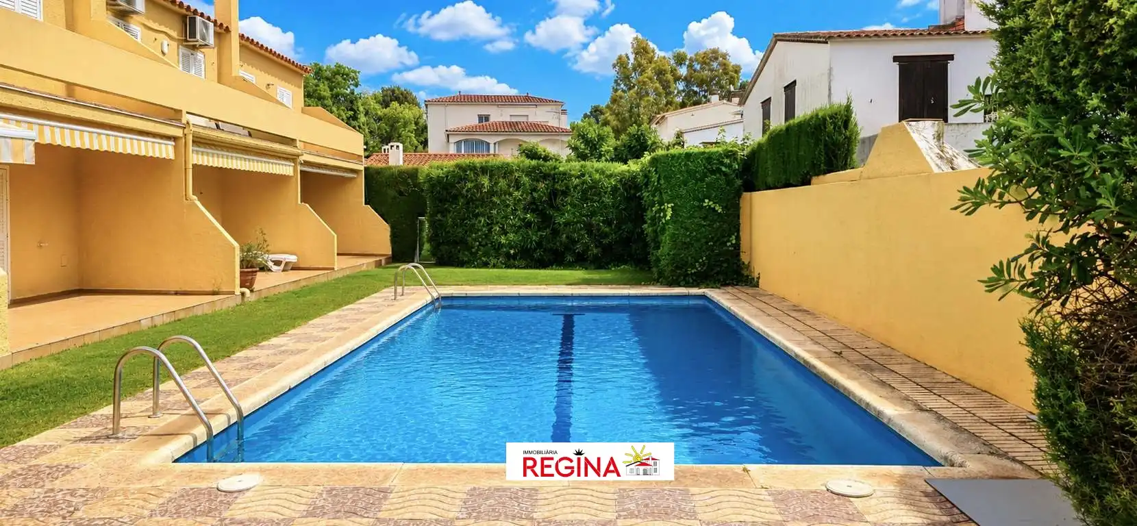 Piscina de Casa adosada en venta en L'Escala con Aire acondicionado, Terraza y Amueblado