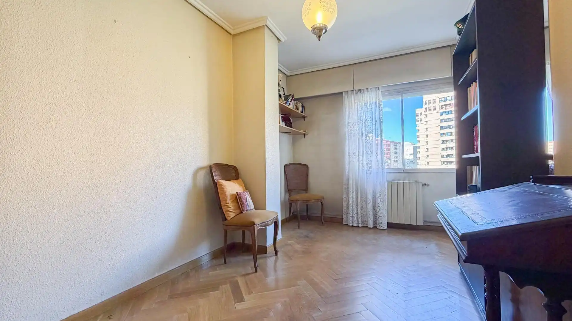 Schlafzimmer von Wohnung zum Verkauf in Valencia mit Klimaanlage, Heizung und Parkett