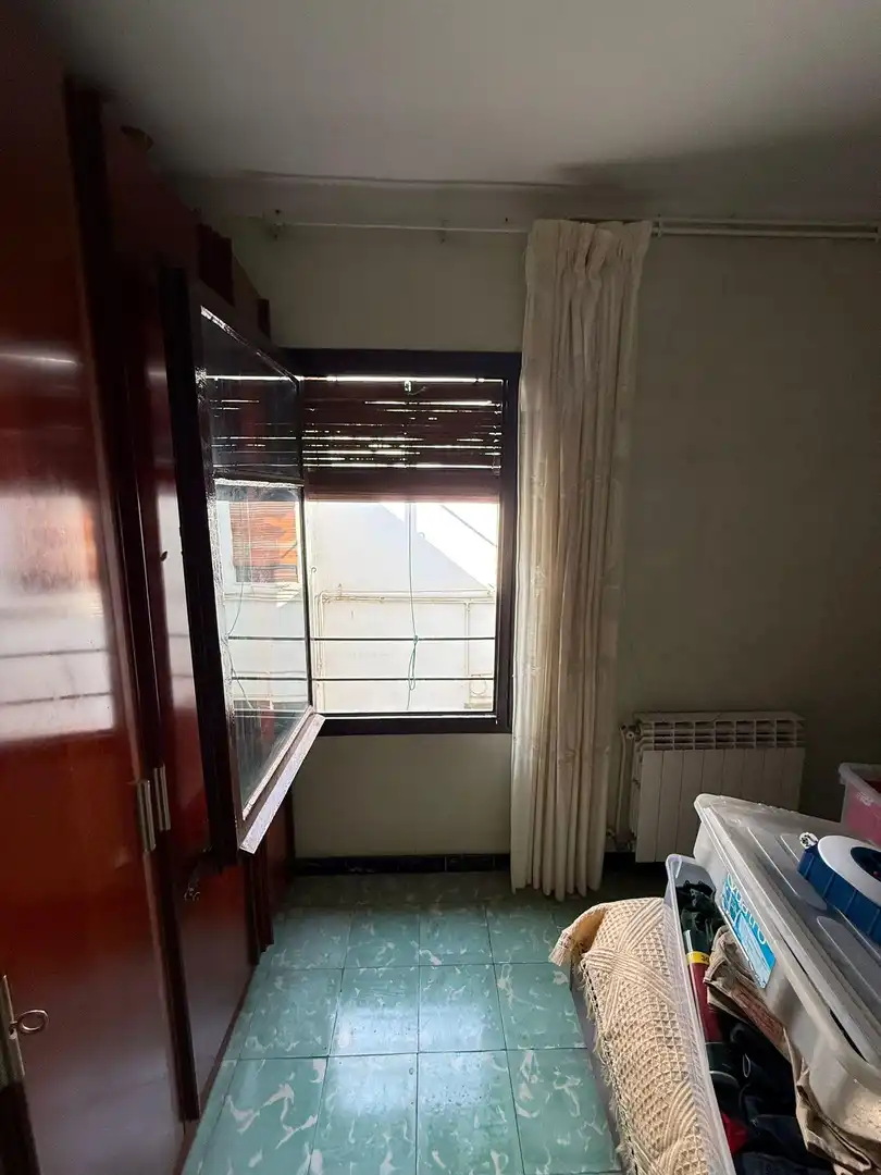 Habitación de Ático en venta en L'Hospitalet de Llobregat con Aire acondicionado, Calefacción y Terraza