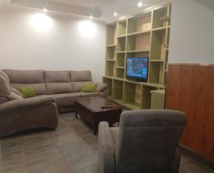 Sala d'estar de Pis de lloguer en Ferrol amb Calefacció, Parquet i Moblat