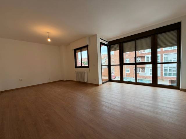 Piso en Alquiler en Calle de Braulio Vivas en Pryconsa - Juan de Austria