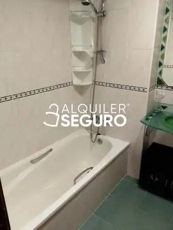 Baño de Piso de alquiler en Valladolid con Calefacción