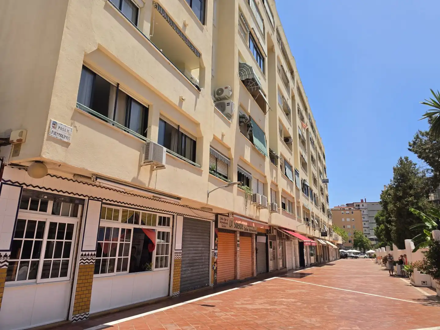 Vista exterior de Estudi en venda en Torremolinos amb Aire condicionat