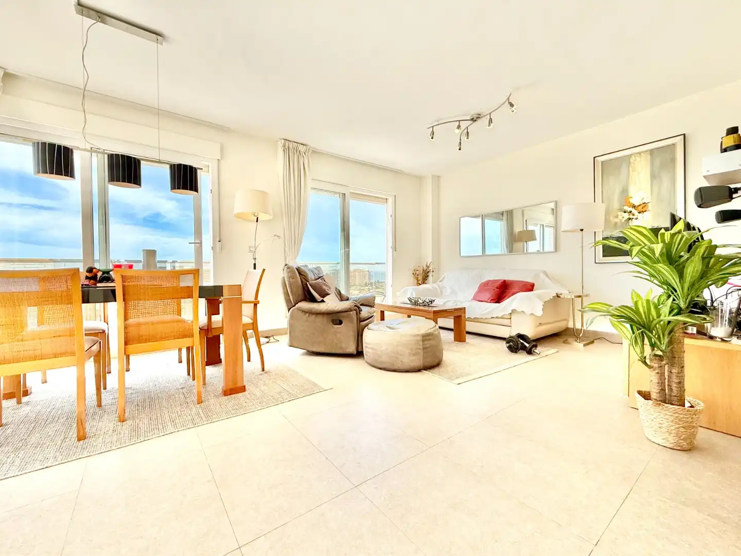 Sala de estar de Ático en venta en La Manga del Mar Menor con Aire acondicionado, Terraza y Trastero
