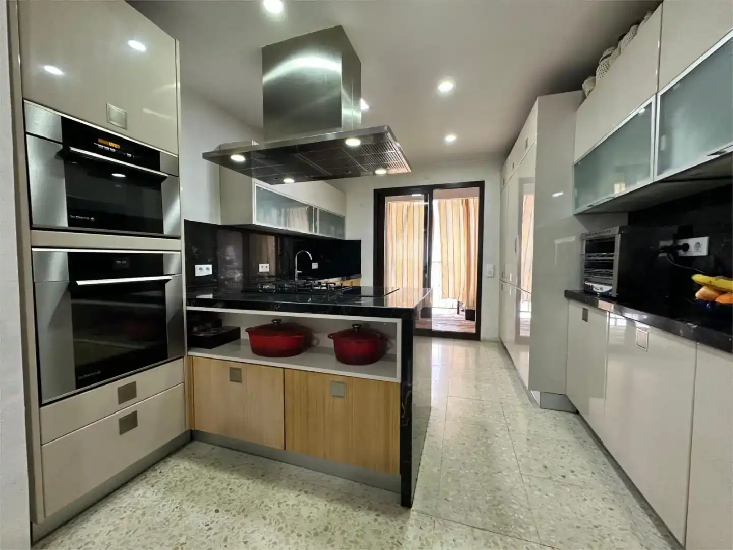 Cocina de Piso en venta en Tomares con Aire acondicionado, Piscina y Balcón