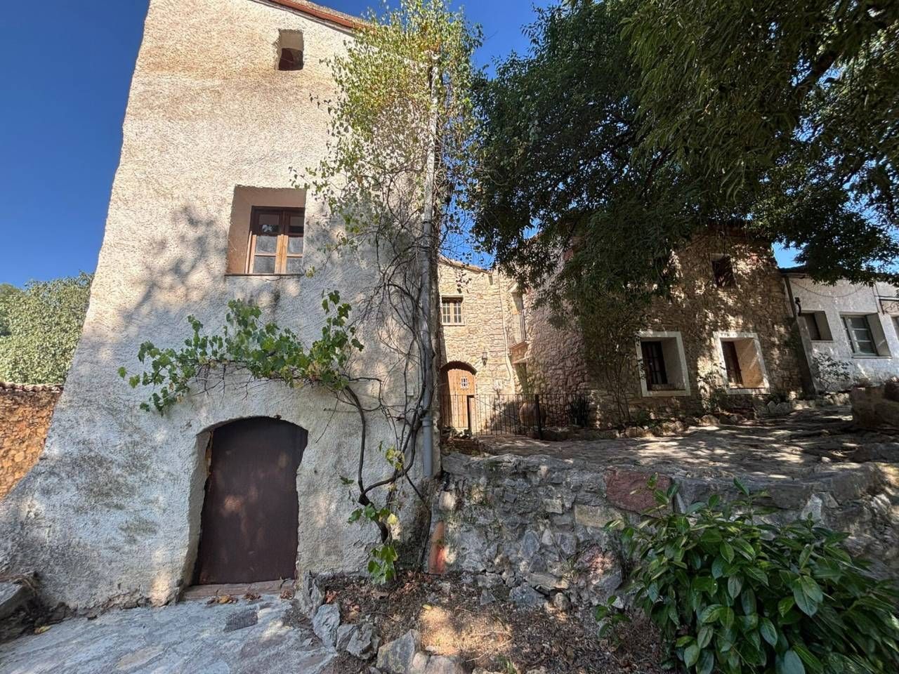 Country house for sale in La Llacuna