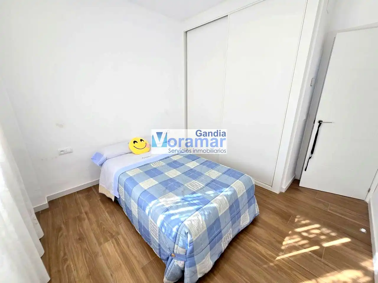 Habitación de Apartamento de alquiler en Gandia con Aire acondicionado, Terraza y Amueblado