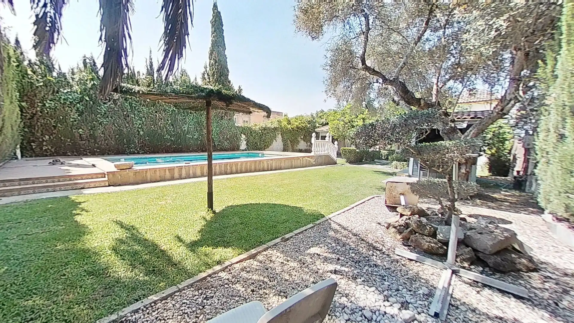 Garden of Houses for sale in Dos Hermanas  with Air Conditioner, Heating and Swimming Pool