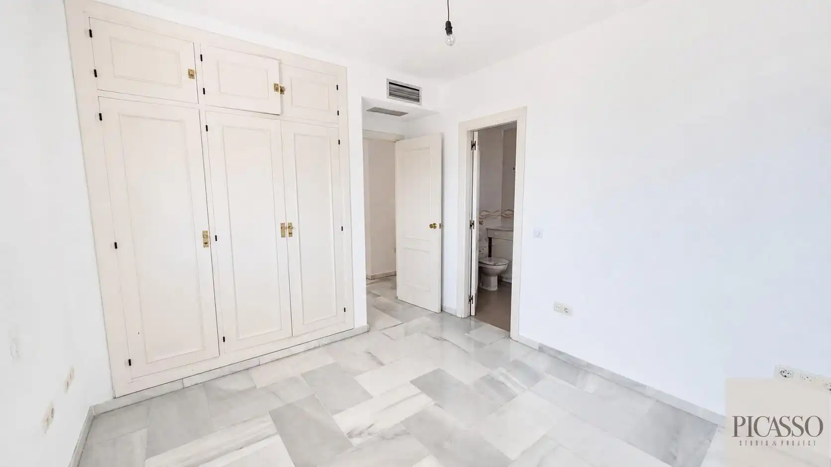 Habitación de Piso en venta en Torremolinos con Aire acondicionado, Jardín privado y Trastero