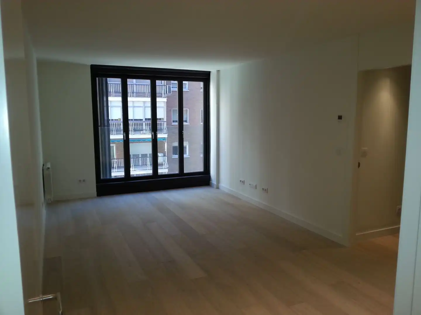 Living room of Flat for rent in Madrid  with Air Conditioner, Parquet flooring and Storage room