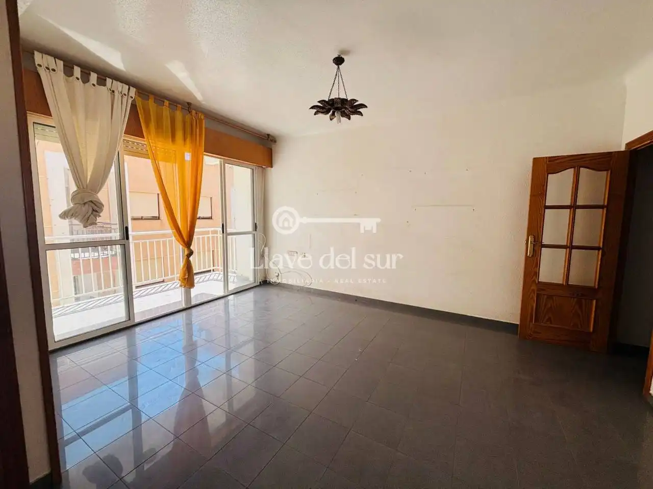 Vista exterior de Piso en venta en Águilas con Balcón