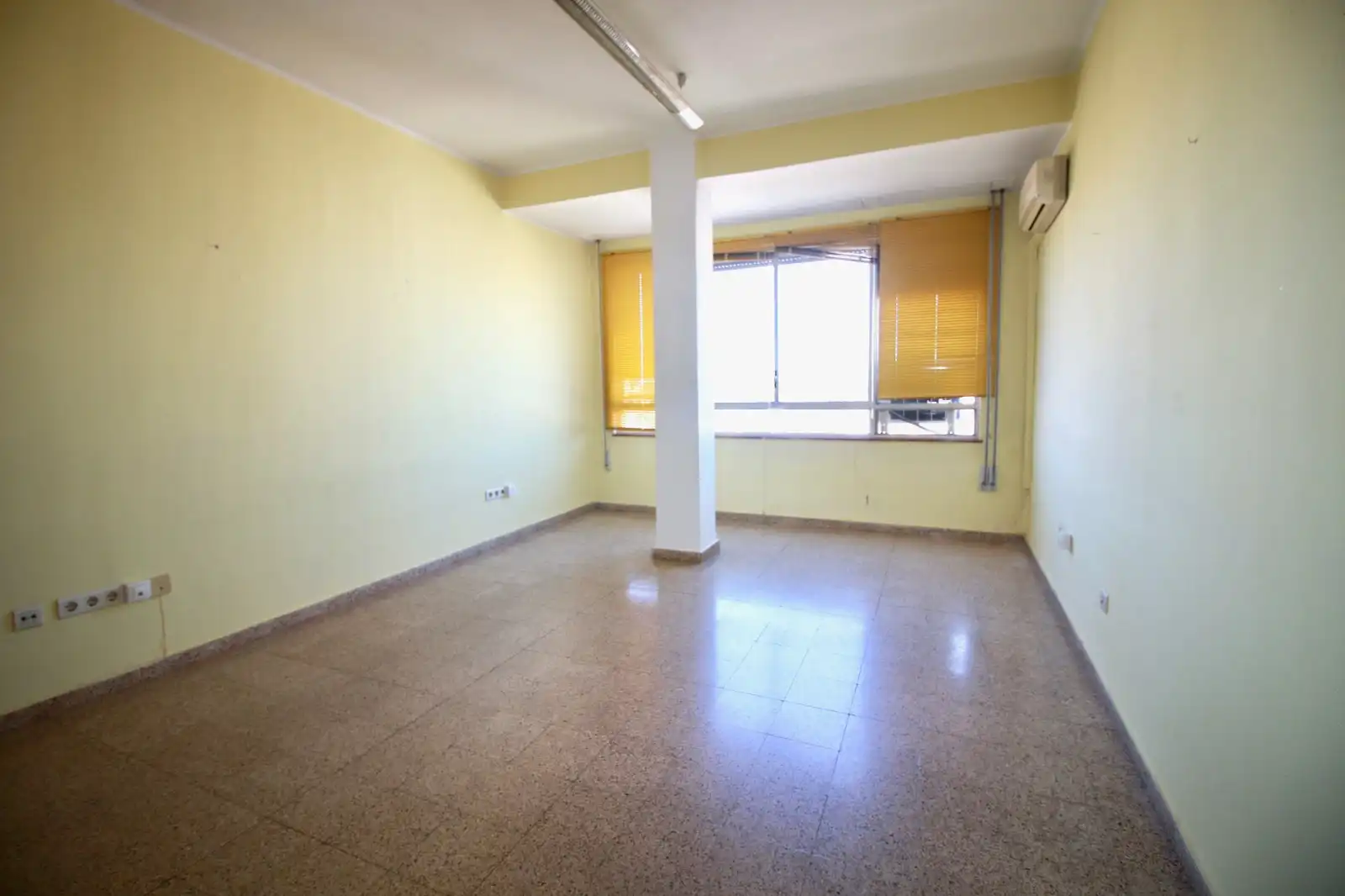 Oficina en venta en Cáceres con Aire acondicionado y Calefacción