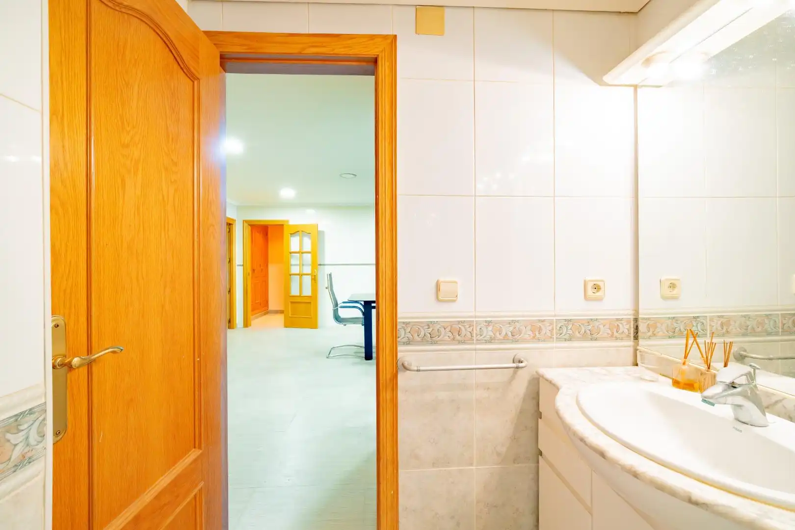 Baño de Piso en venta en Almazora / Almassora con Calefacción y Balcón