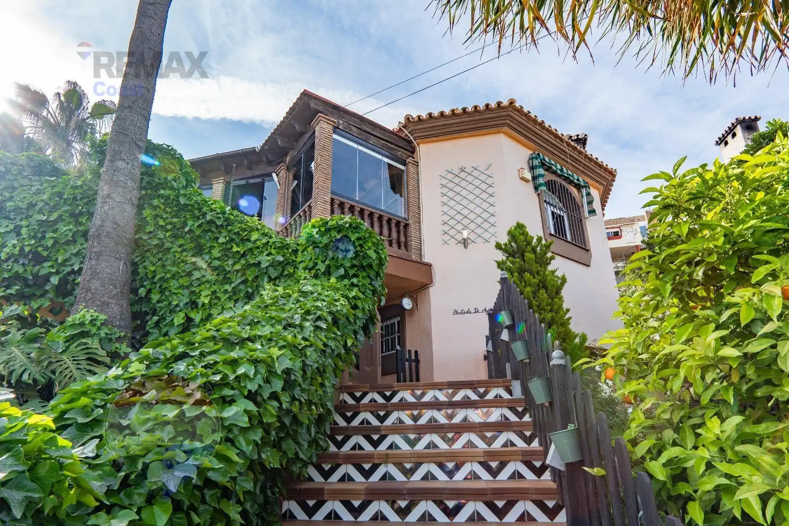 Vista exterior de Casa o xalet en venda en Alhaurín de la Torre amb Aire condicionat, Calefacció i Jardí privat