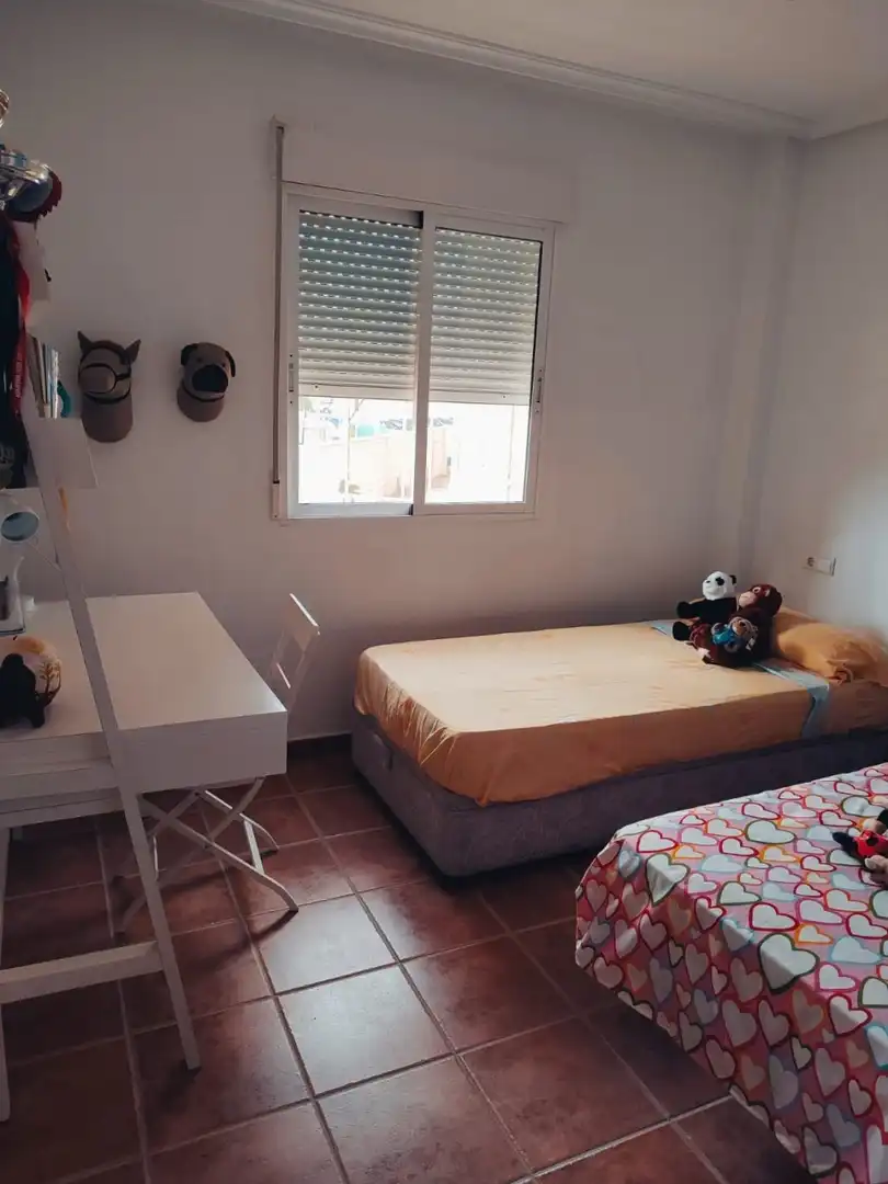 Schlafzimmer von Einfamilien-Reihenhaus zur Miete in Elche / Elx mit Privatgarten, Terrasse und Möbliert