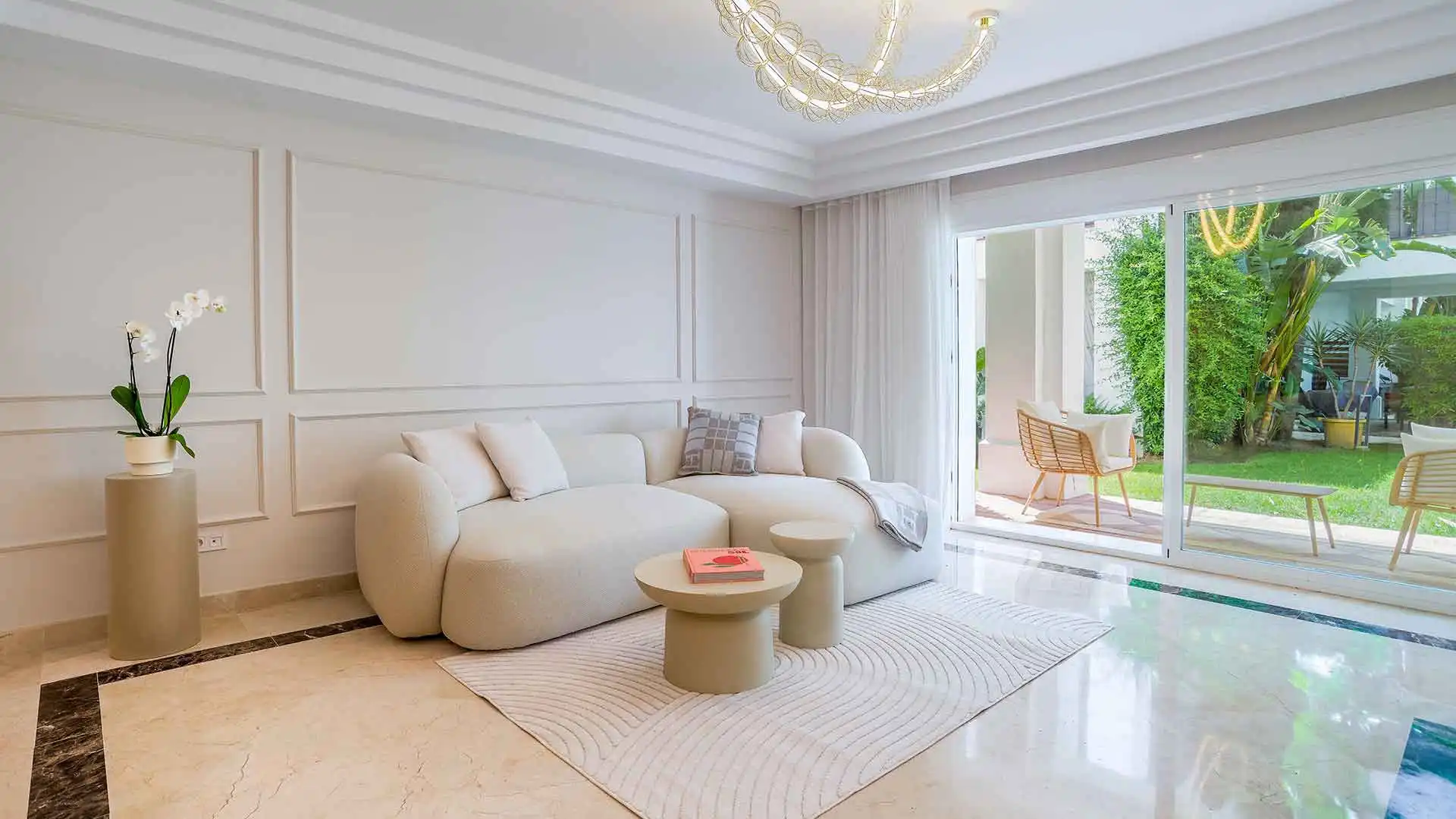 Wohnzimmer von Wohnungen zum Verkauf in Marbella mit Klimaanlage, Terrasse und Abstellraum