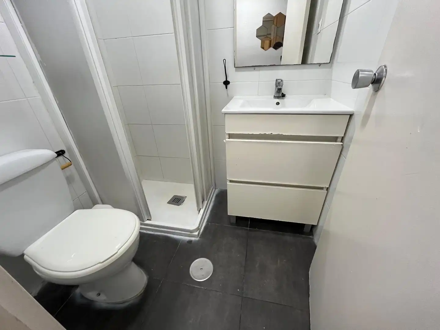 Bathroom of Flat for rent in Sevilla  with Air Conditioner and Furnished