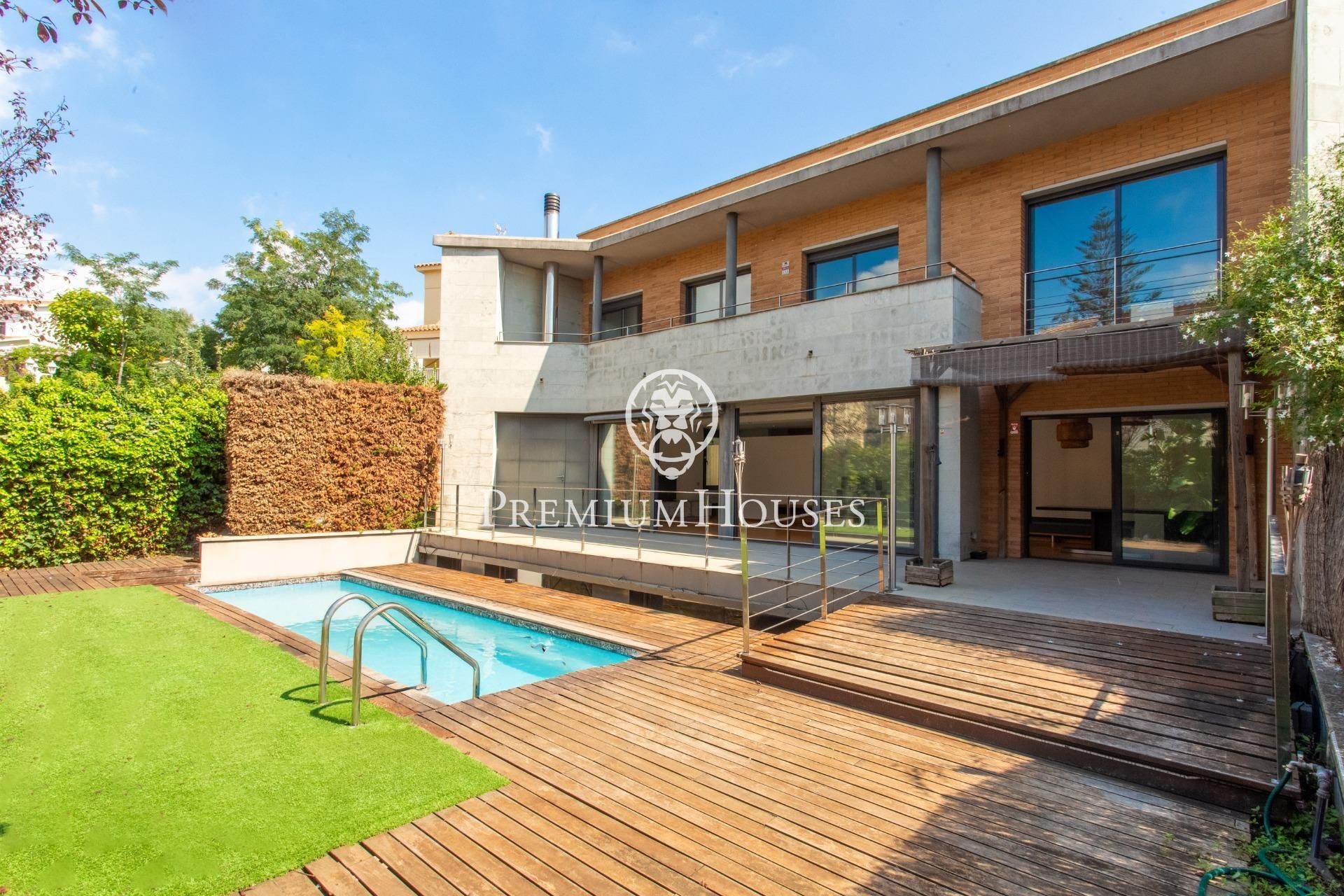 Terrassa de Casa adosada en venda en Alella amb Jardí privat, Terrassa i Balcó