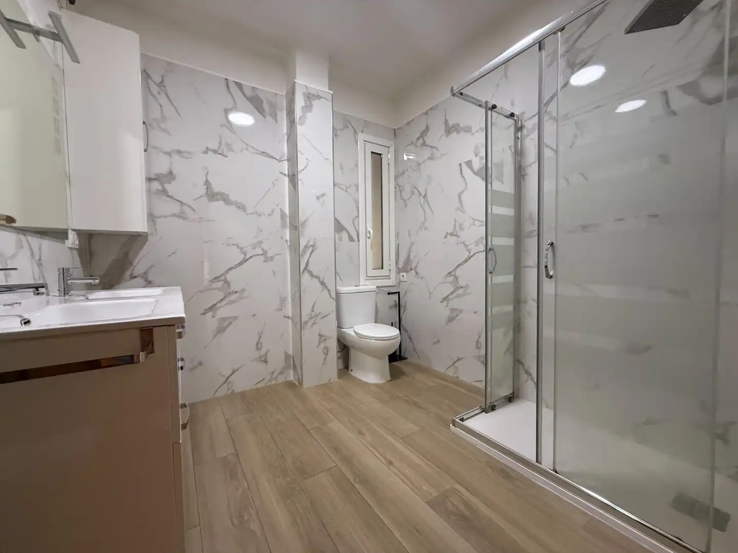 Flat with terrace to rent in Avenida HABANA, imagen 17