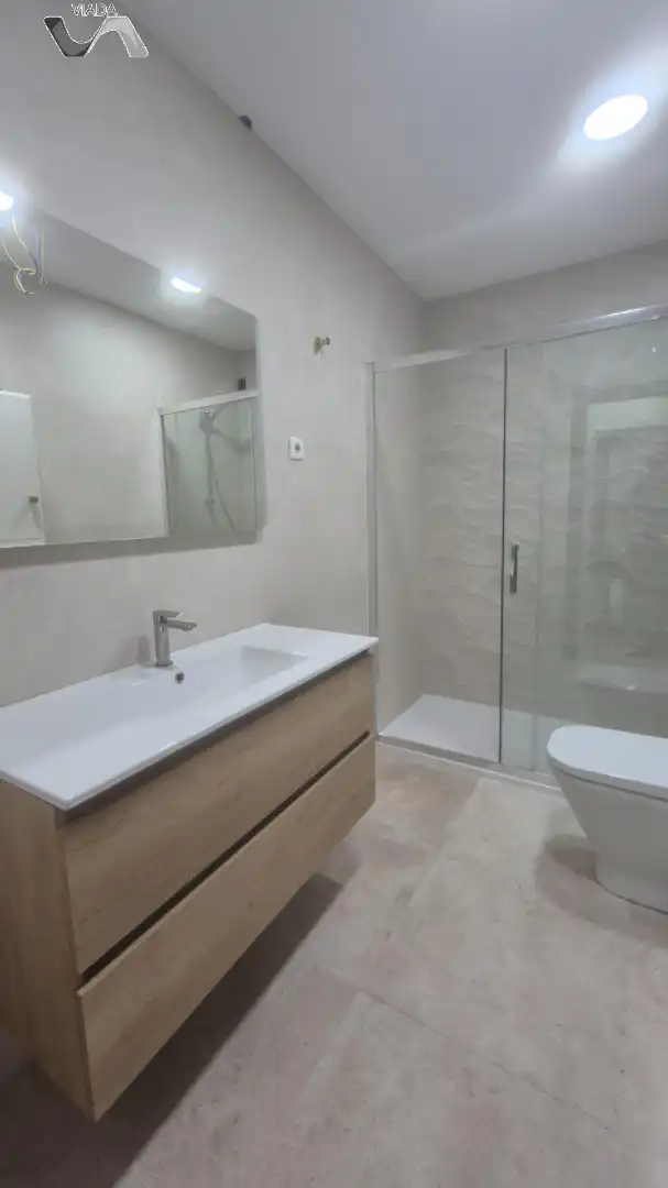 Baño de Apartamento de alquiler en Puertollano con Aire acondicionado, Calefacción y Terraza