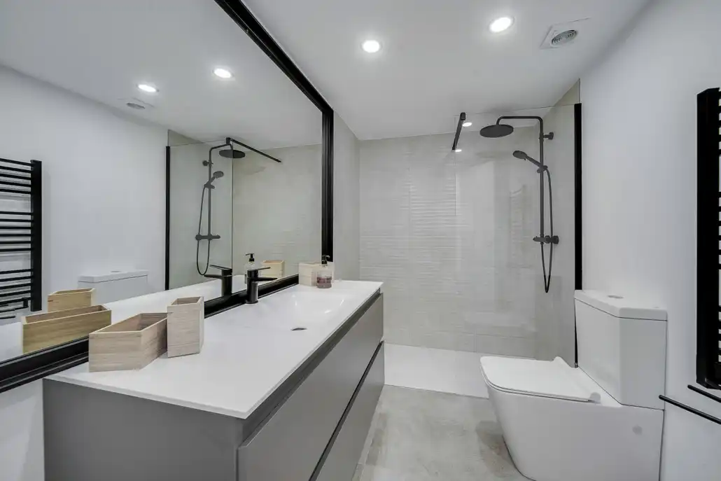 Badezimmer von Wohnungen zum Verkauf in Calvià mit Klimaanlage, Heizung und Terrasse
