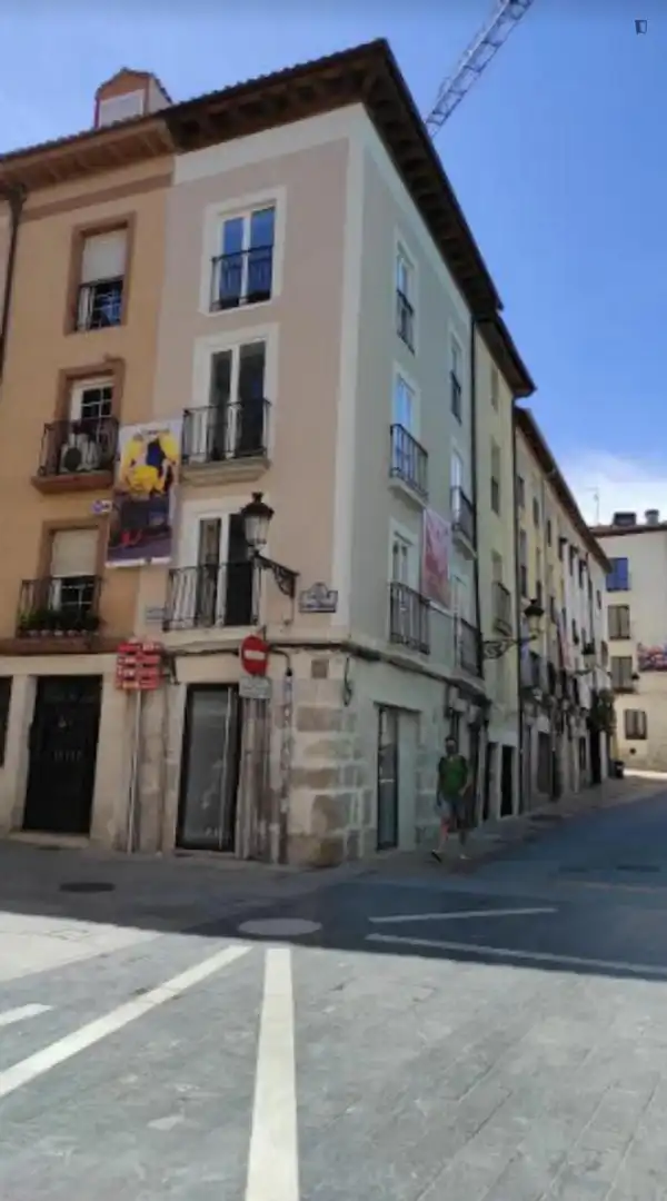 Study for rent in Casco Antiguo