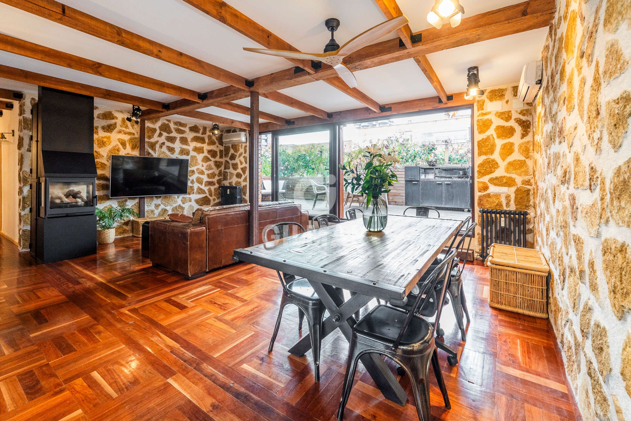 Dining room of Attic for sale in  Madrid Capital  with Heating, Swimming Pool and Balcony