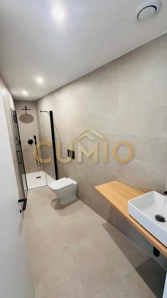 Badezimmer von Einfamilien-Reihenhaus zum Verkauf in Nigrán mit Heizung, Privatgarten und Terrasse