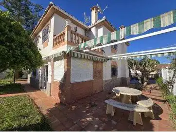 Villa mit Pool zum Verkauf in Capellanía - Retamar, imagen 3